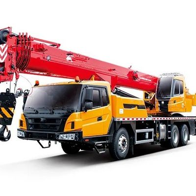 Equipamento de construção de guindastes móveis de caminhões de 25 toneladas com capacidade de tanque de combustível de 400-500L