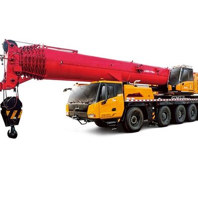 Equipamento de construção de guindastes móveis de caminhões de 25 toneladas com capacidade de tanque de combustível de 400-500L