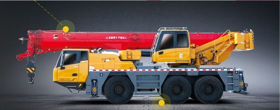 Equipamento de construção de guindastes móveis de caminhões de 25 toneladas com capacidade de tanque de combustível de 400-500L