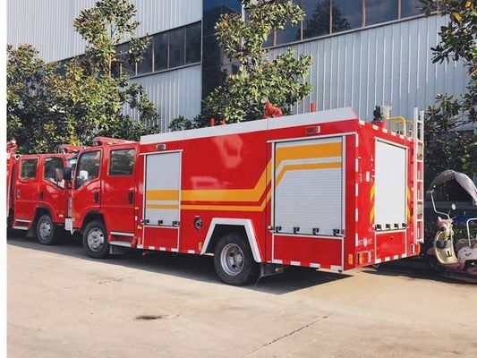 ISUZU 4X2 700P camião de combate a incêndio camião de resgate de incêndio pequeno 4cbm 5cbm